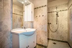Apartamento 'Hof Verchen Nahe Kummerower See' com terraço privado, jardim privado e acesso Wi-Fi - Image 4
