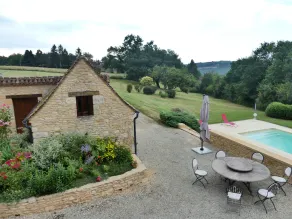 Pretty 17th century farmhouse, restored with pool, beautiful view of the valley - Image 5