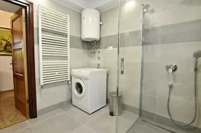 Beatrice Umag vacation home near the sea WiFi, garden, barbecue, washing machine - Image 4