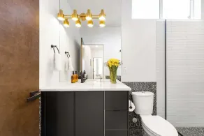 Perch - Marion Manor 16: Modern Townhome 10 mins from Seattle U & Swedish - Image 2