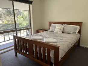 Echuca Retreat Holiday House - Image 5