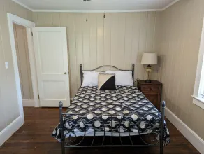 Spacious Country Comfy Living in Yadkin Valley Wineries, Askew Winery, Downtown! - Image 3