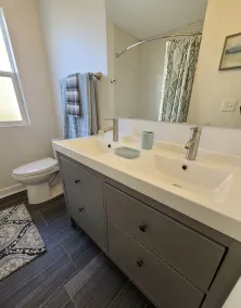 Three bedroom apartment in very convenient location! - Image 2