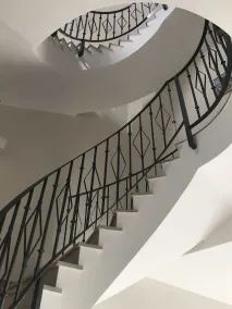 Familjhem med privat trädgård i skandinavisk stil - Image 3