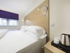 Doppelbett oder zwei Einzelbetten-Ensuite mit Dusche-1 - Image 4