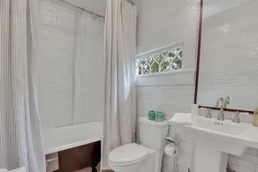 Remarkable Isle of Hope Bungalow w/ Parking and Large Yard by Lucky Savannah - Image 4