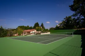 Renoviertes Bauernhaus auf 3 Hektar mit sicherem privatem Pool + Tennis - Image 3