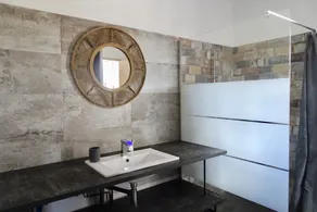 Small \"Coup de Coeur\" villa in Provence at the foot of the Luberon mountains - Image 4