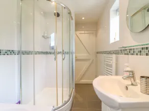 WOODSTOCK COTTAGE, pet friendly, with open fire in Chardstock, Devon - Image 3