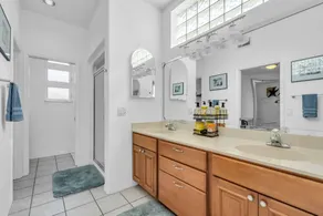 Beach House Steps to the Sand | Sleeps 16 | Elevator - Image 3