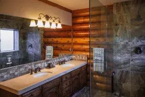 Farm Stay at the Bell-Zwart Lodge - Image 4