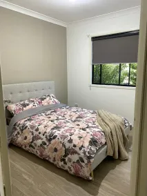 Spacious 3 bedroom townhouse with AC and lock up garage - Image 3