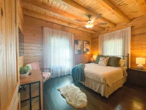 Hot Tub - Sauna - Mountain getaway only 15 minutes from the city! - Image 5
