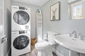 Fully Renovated Chatham 3 Bedroom with Water Views - Image 2
