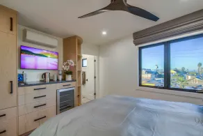NEW Oceanfront 2 Bedroom Condo in San Diego with AC and Parking - Image 4
