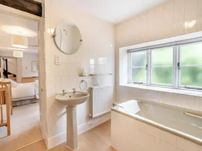 4 bedroom accommodation in near Abergavenny & Crickhowell - Image 5
