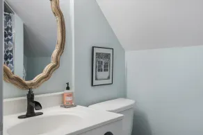 Beautiful 4 bedroom home just 3 1/2 blocks from downtown & Lake Michigan - Image 5