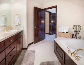 NEW Ski In/Out! Spacious, Hot Tub, Spruce Tree Lodge,  Arrowhead/Beaver Creek - Image 4