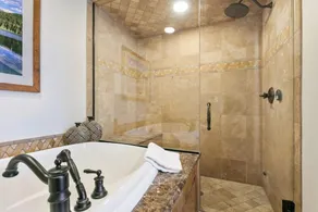 Grand Lodge - 3-Bedroom Deluxe #408 - Ski-in out - Image 4
