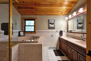 Lakefront Log Cabin located directly on UTV and snowmobile trails! - Image 3