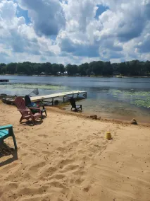 Remodeled 3BR 2BA Beachfront Cottage, Pet Friendly. All-Sports Lakefront - Image 4