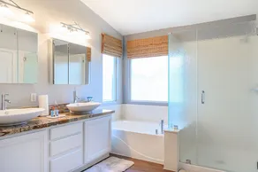 Luxurious Pool Home mins from LV Strip! - Image 5