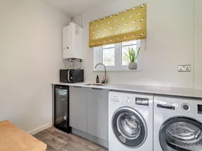 4 bedroom accommodation in Peldon, near Colchester - Image 2