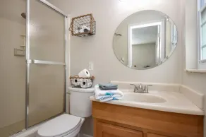 Lovely, Quaint Home on the Beautiful 822 Acre Hampton Lake - Image 2