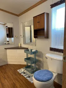 Cozy Mobile Home In Just the Right Place. - Image 4
