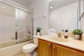Charming home with private hot tub and space for the whole family - Image 3