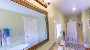 Pioneer Vacation Rentals - Pioneer North Suite downtown Ashland - Image 3
