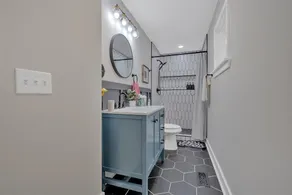 Cozy,Convenient home in Downtown - Image 4