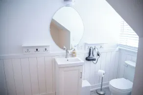 Adorable unit in Historic West Blvd district - Image 3