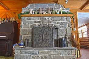 Russian and South African room in cabin surrounded by state forest - Image 2