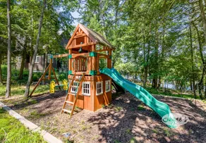 Modern 5 bdrm, 5 bath cottage on Lake Rosseau! - Image 3