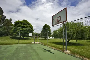 Tir Na Nog är en privat lantgård med en 9-håls golfbana - Image 2
