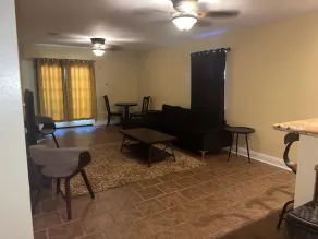 Apartment near Lakefront - Image 5