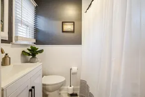 Charming 3BR w Large Yard Walk to Downtown - Image 4