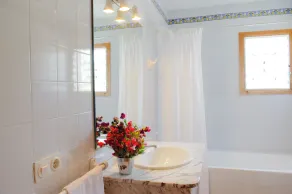 Traditional Finca Era des Pou, private pool, quiet location, large garden, Wi-Fi - Image 4