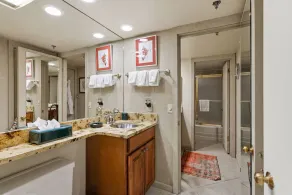 714: 1 chambre à coucher, Stonebridge avec nouvelle cuisine - Image 3