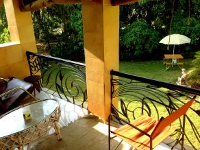 Tranquil Hill Side residence - Image 4