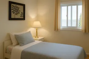 2 bedroom Guest Suite on the water - Image 5
