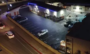 New American Inn and Suites  - Image 3