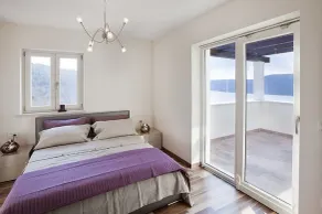Villa Royal Blue - Image 4