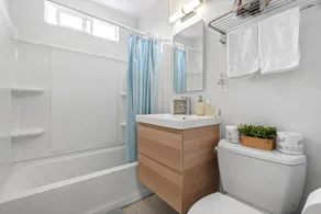 Calypso Breeze, Hot Tub, Fire Pit, Games, 2 King Bed, 1 Minute Walk to the Beach - Image 2