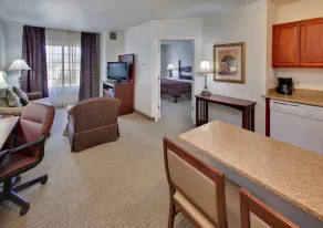 King Suite. Pool & Breakfast. Midway Museum! - Image 5