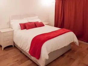 Quiet modern apartment near to Sutton and trains for Central London - Image 5