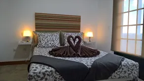Fantastic 2 bed  2 bath villa with heated pool near town center. - Image 5