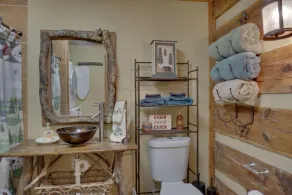Cozy Cabin with ADA accessible, golfing, hiking,, beach, tennis, and more! - Image 4