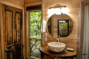 Honeymoon Loft Cabin - Soaking Tub & Fireplace - Walk to Mentone - Image 5
